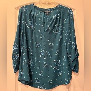 41 Hawthorn: Morey Split Neck 3/4 Sleeve Floral Blouse